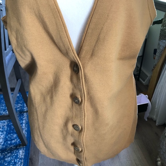 Liz Sport 2 Piece - Picture 5 of 9